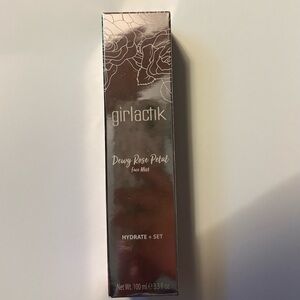 Girlactik Dewy Rose Petal Face Mist
